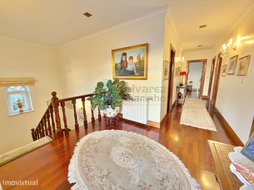 Moradia V5 com terreno com 2075m2, vista de mar-34