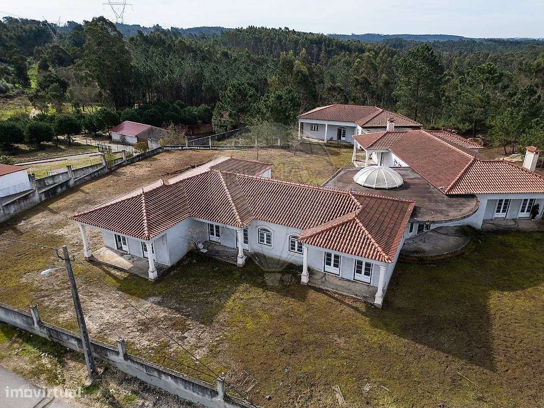 Moradia T4 para venda - Grande imagem: 1/48