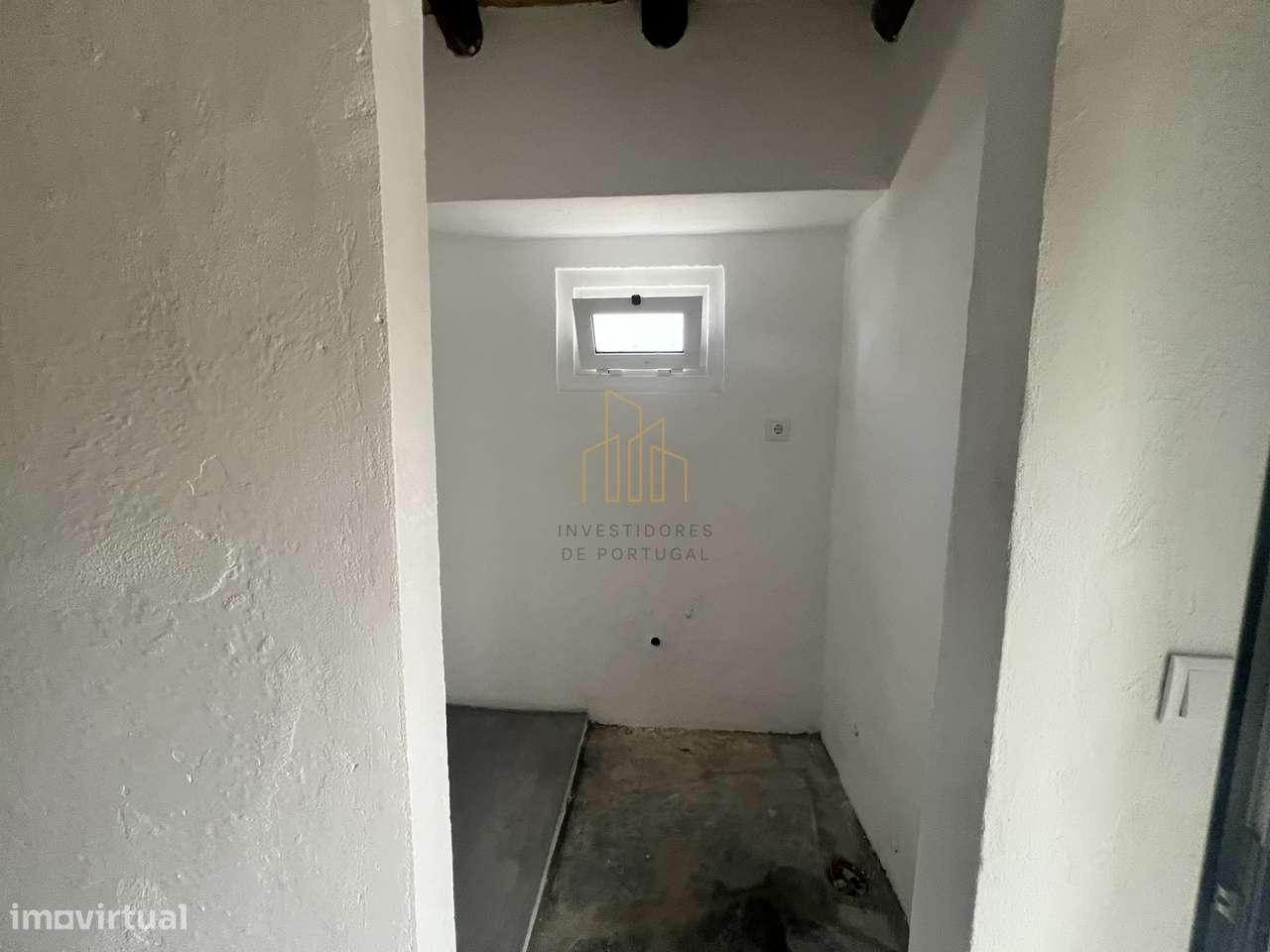 Moradia T1 Montejuntos com piscina-11