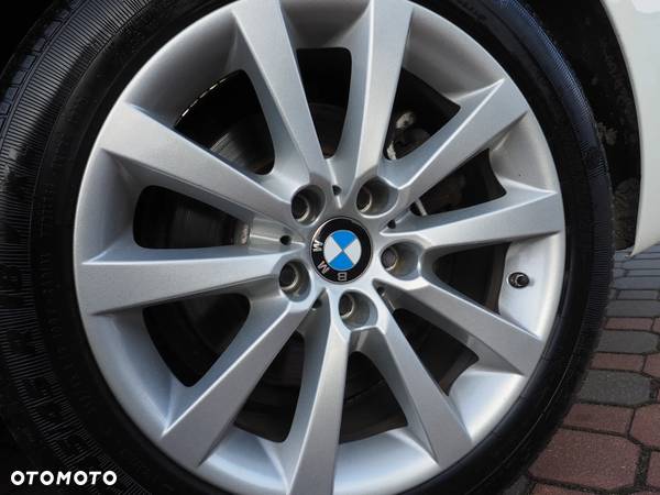 BMW Seria 5 520d xDrive - 12