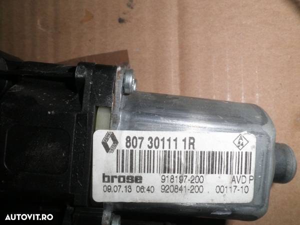 Motoras Macara Geam Dreapta Fata Renault Fluence , Megane 3 807301111R - 3