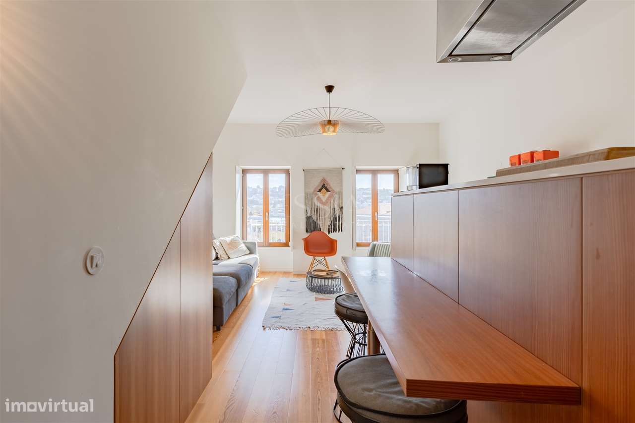 Apartamento T1 com Vista Rio na Alfândega do Porto-19