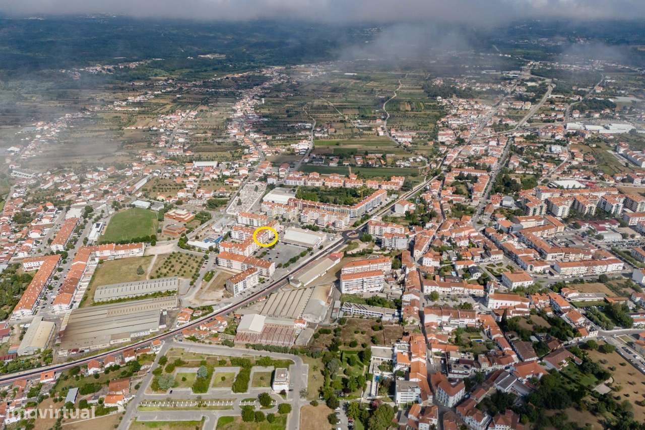 Apartamento T3 com elevador e garagem no centro da Lousã - Grande imagem: 4/47