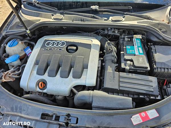 Audi A3 2.0 TDI DPF S tronic Ambition - 8