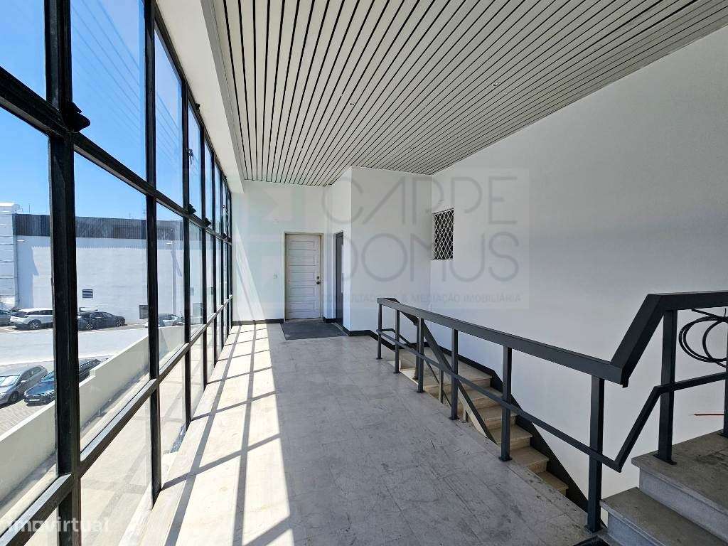 Espaçoso e funcional escritório com 600m2, em Carnaxide, Oeiras-38
