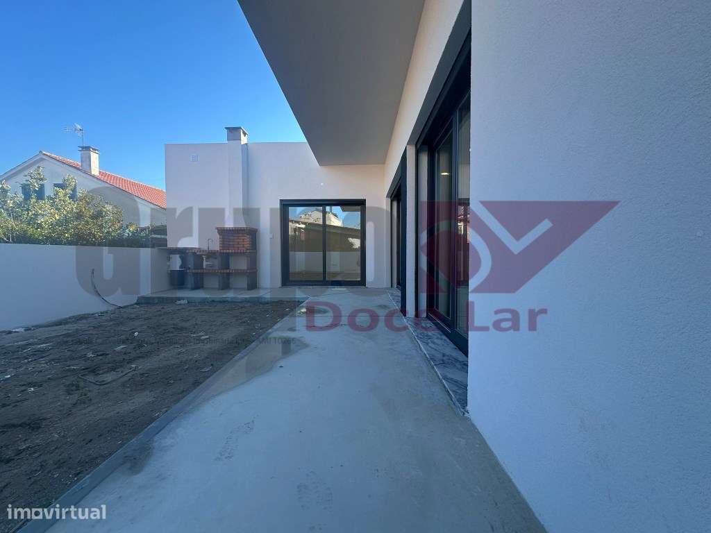Moradia Isolada Térrea V4 em Construção - Quinta do Anjo-10