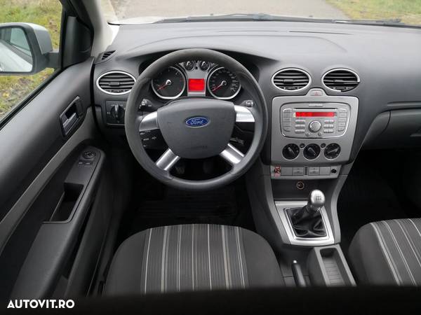 Ford Focus Turnier 1.6 TDCi DPF Ghia - 17