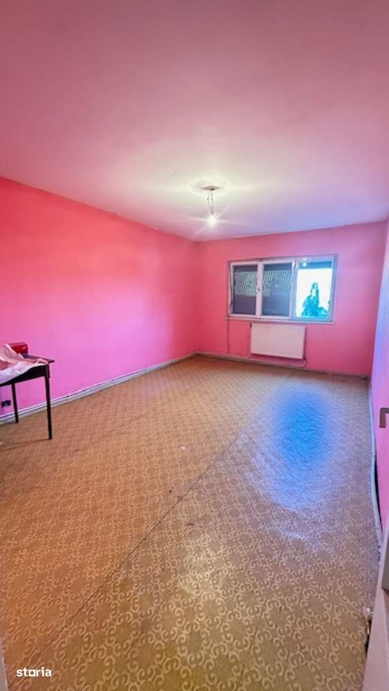 REPUBLICII zona CATEDRALEI 2camere decomandate, etaj4-acoperis! - Imagine principală: 2/10