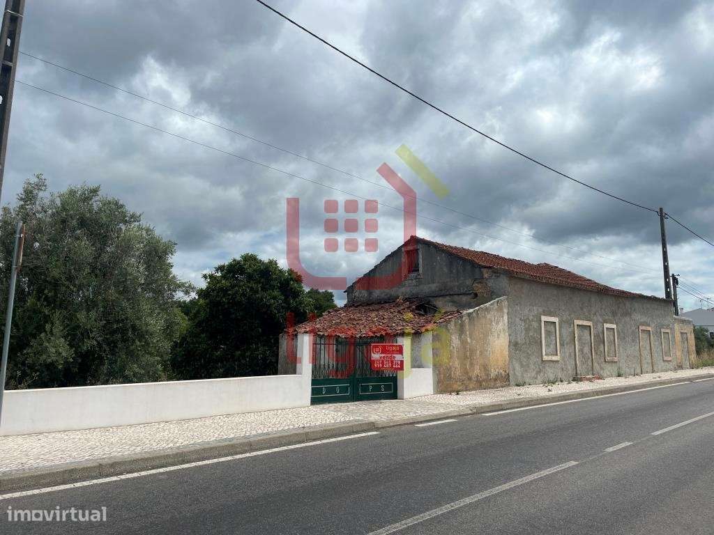 Casa em Ruinas com Terreno - Ourém! - Grande imagem: 3/6