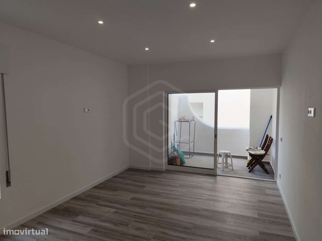 Apartamento T1 a 100 metros da praia de Quarteira, Algarve - Grande imagem: 3/11