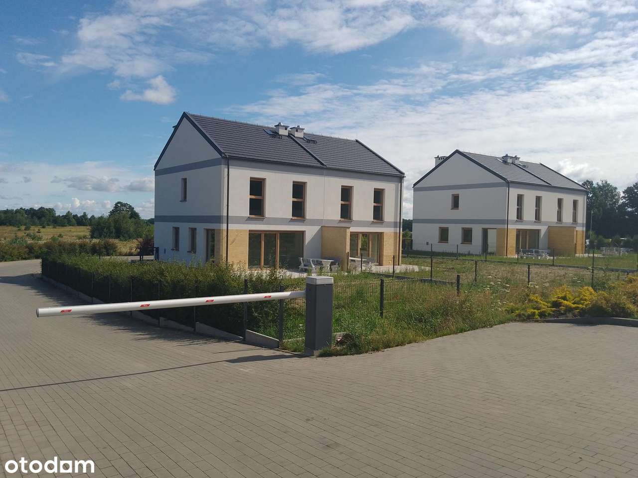 Nowoczesny dom z dużą działką o pow. 600 m² w Chojniczkach