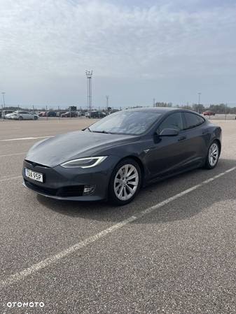 Tesla Model S - 1