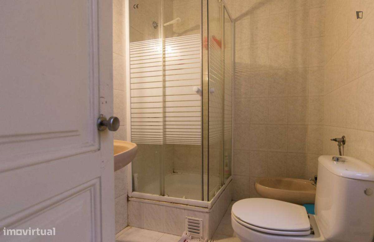 Quarto - localizado em Saldanha Lisbon - Grande imagem: 4/16