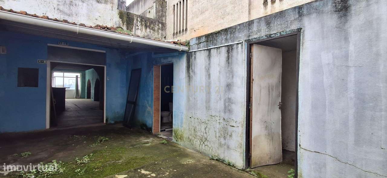 Moradia com Dois Andares no Centro de Coruche com Vista Rio-34