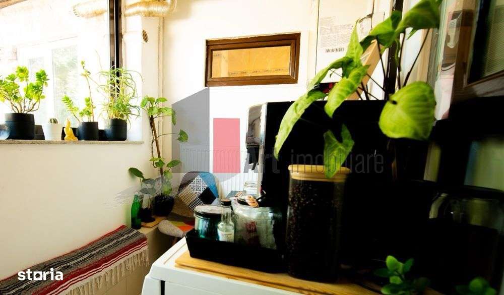 URGENT!, Dacia-Eminescu, apartament in vila, LUMINOS, NEGOCIABIL - Imagine principală: 5/8