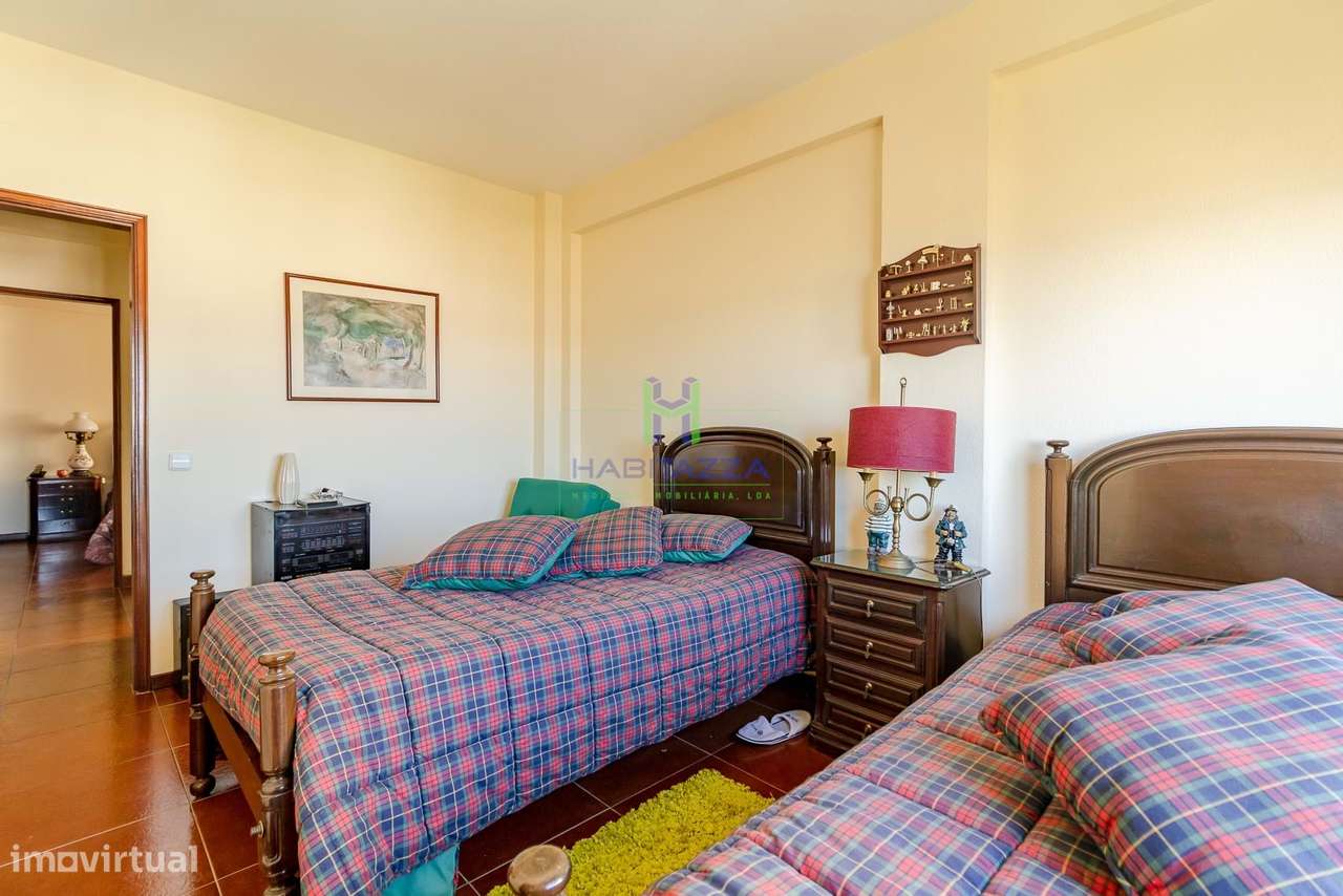 Apartamento T2, Último Andar, Vista Mar e Serra, em zona central de La-20