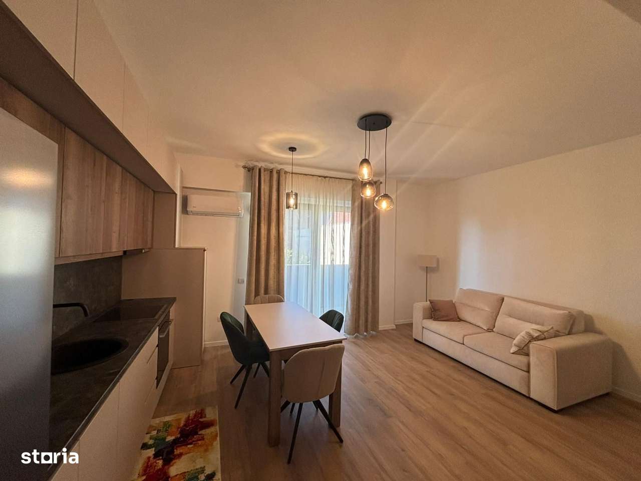 Apartament nou, modern spre inchiriere, situat in centrul orasului Tg. - Imagine principală: 2/9