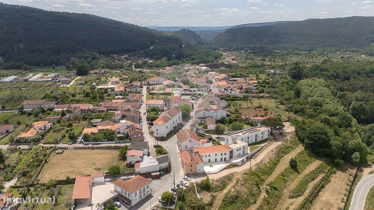 Moradia T4 para reabilitar à venda em Vila Nova do Ceira - Góis-22