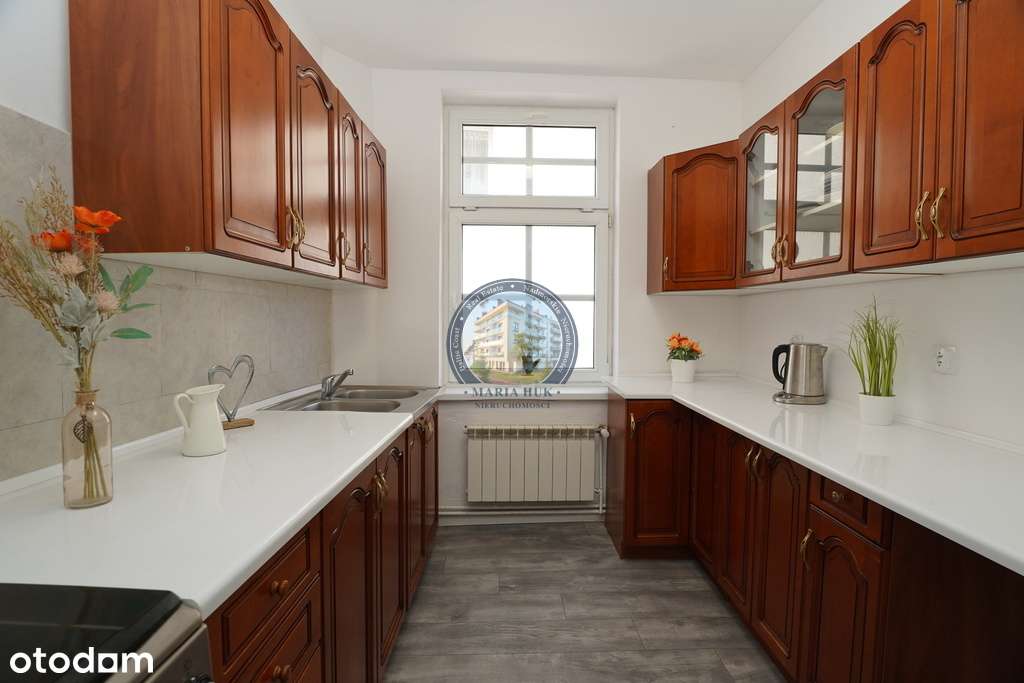 Parter z 3 pokojami + poddasze do Twojej aranżacji-0