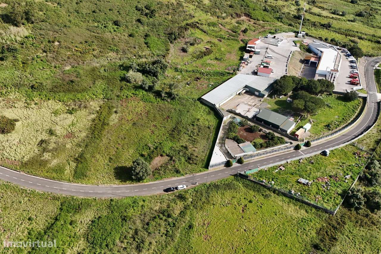 Terreno urbano com viabilidade de construção para armazém - 1.725m2 - Grande imagem: 3/18