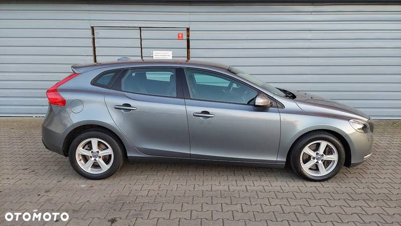 Volvo V40 D3 Momentum - 12