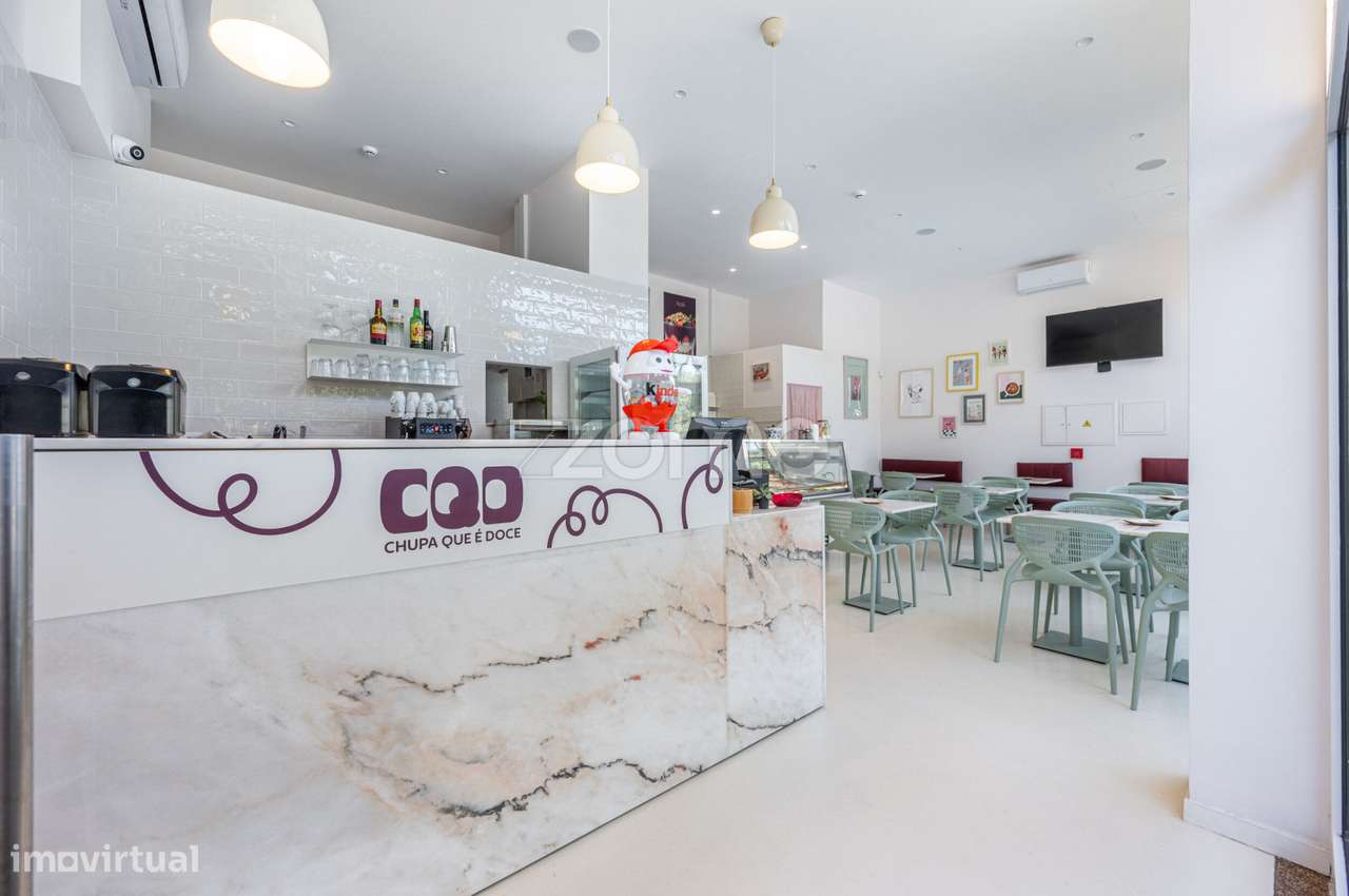 Trespasse Gelataria Equipada em Leça da Palmeira a 600m da Praia - Grande imagem: 2/25