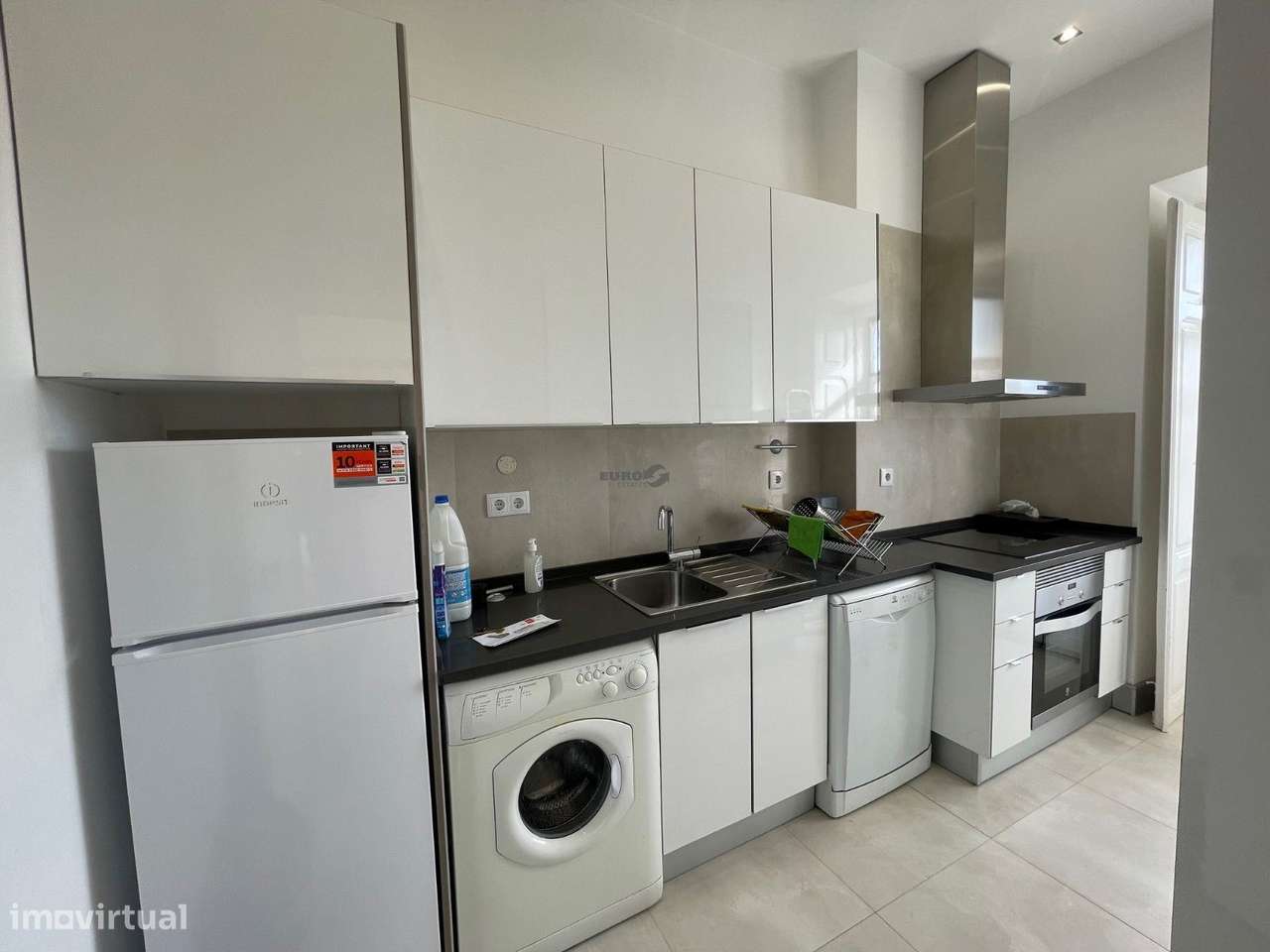 Excelente T2 para venda ao pé de Sete Rios-15