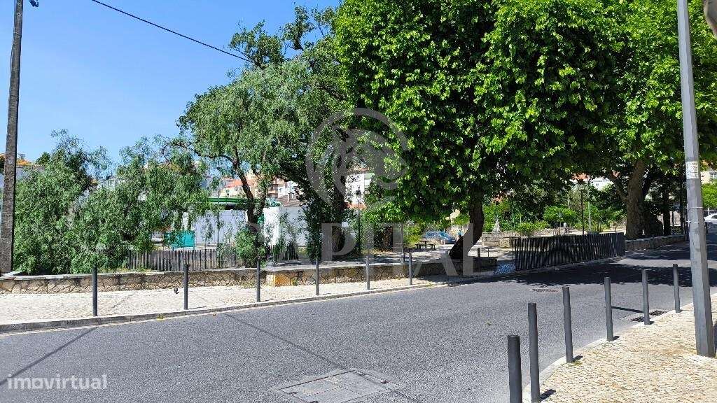 Apartamento T4 nas Mercês-37