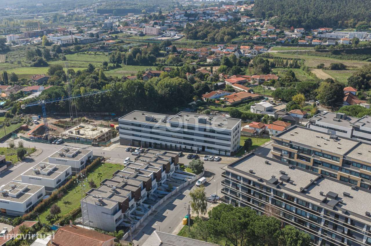 Apartamento T3 Semi-Novo em Calendário-30