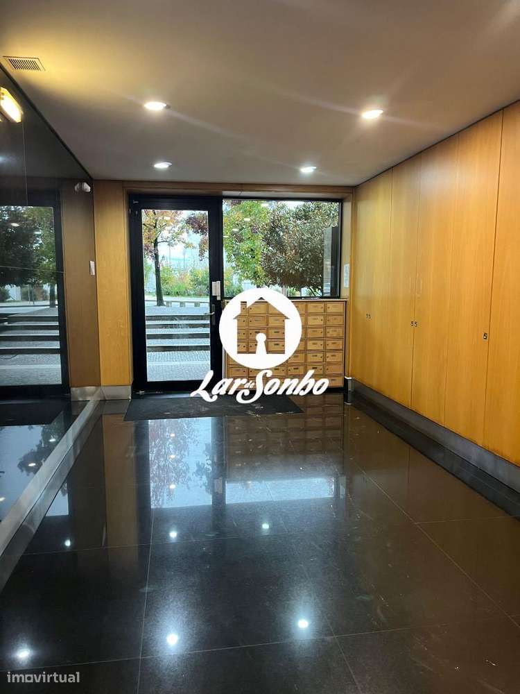 T3 Bastante espaçoso no centro da Maia-18