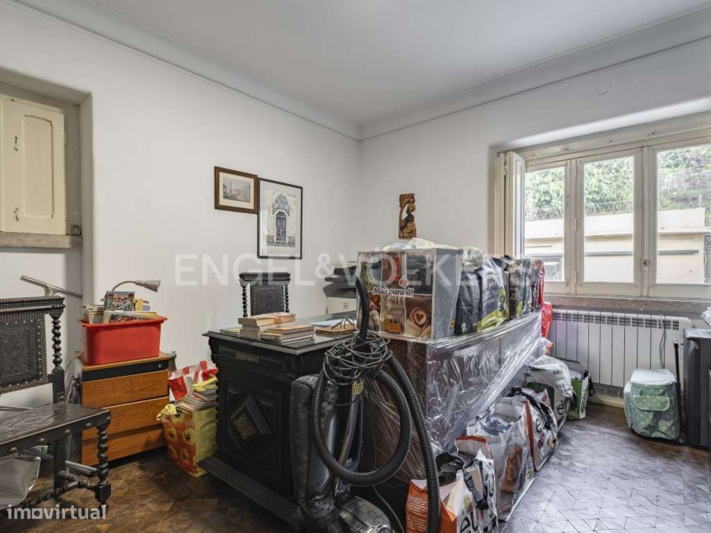 Moradia Isolada com Terreno de 1.300 m² em Alvalade-9