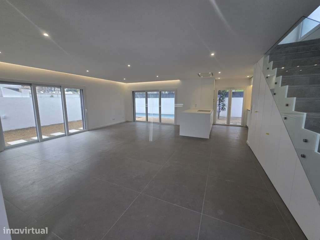 Moradia Isolada com piscina e garagem - Aroeira - Grande imagem: 5/32