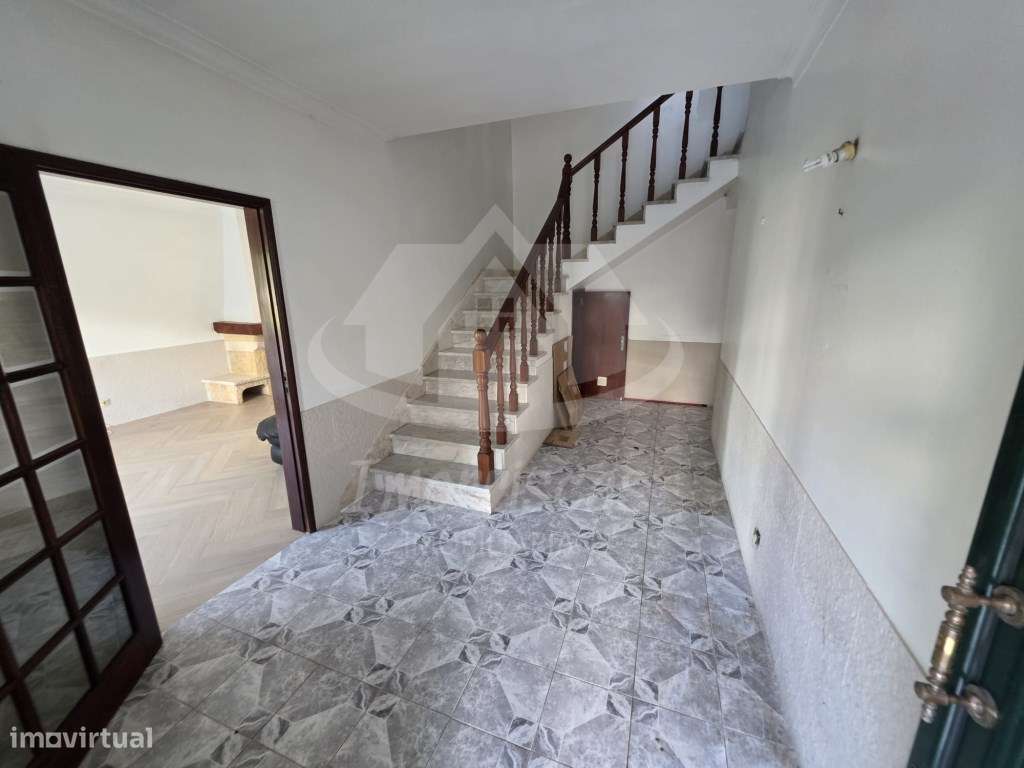 Moradia isolada T4 para arrendamento na Pontinha - Grande imagem: 4/45