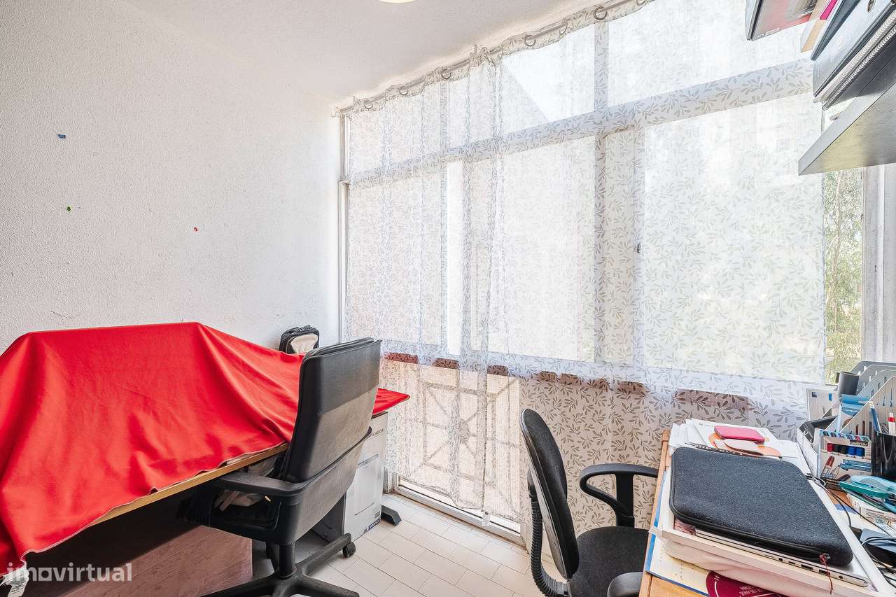 Apartamento T2 Remodelado | Tapada das Mercês-30