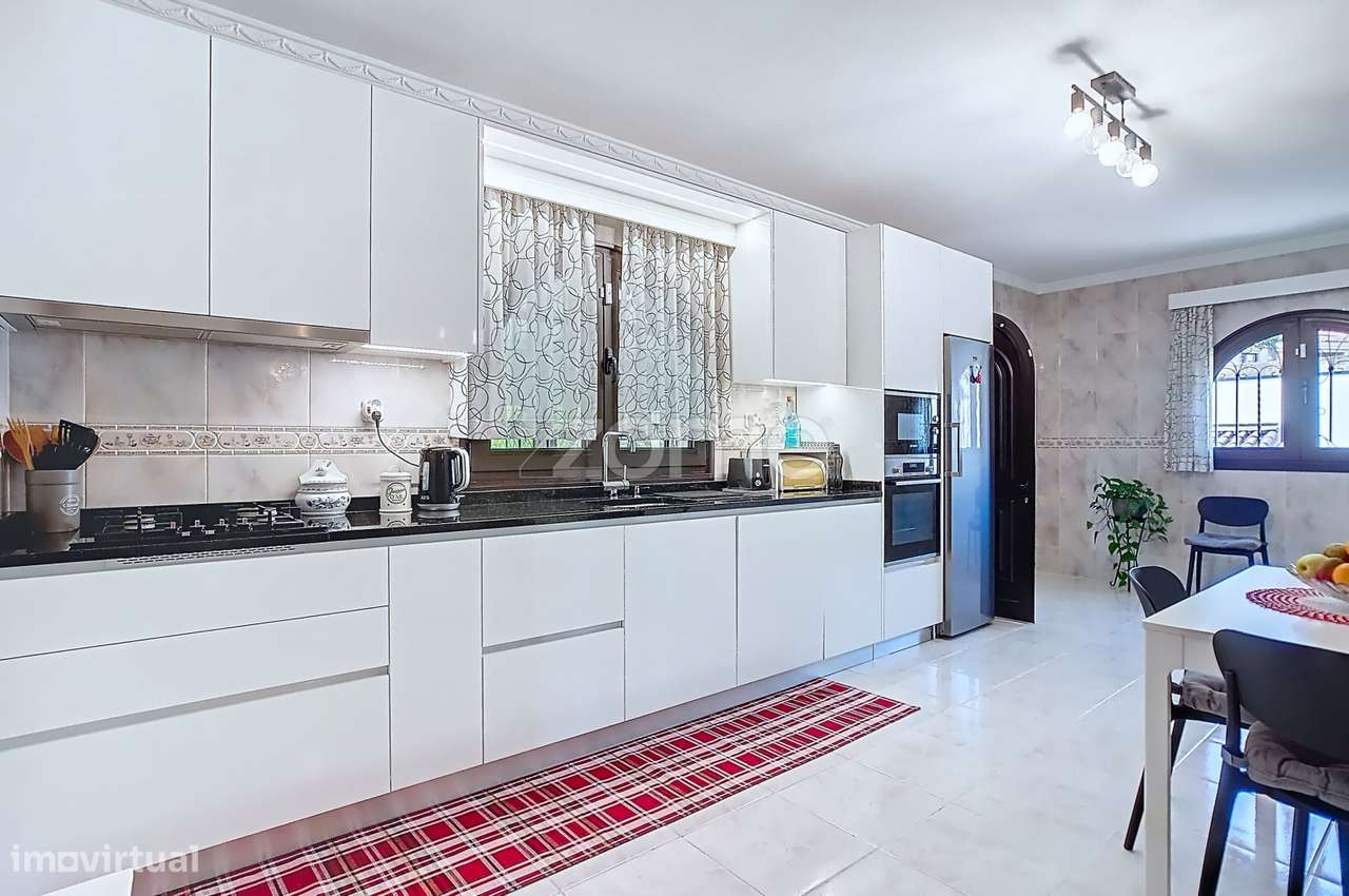 Moradia T5 com jardim e cave em Oiã - Grande imagem: 3/39