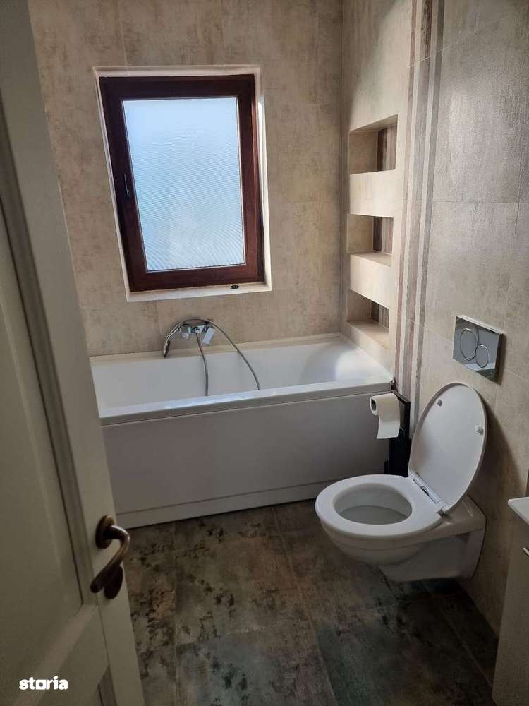 Casa in subcetate pe strada Gladiator , mobilata si utilata complet - Imagine principală: 4/20