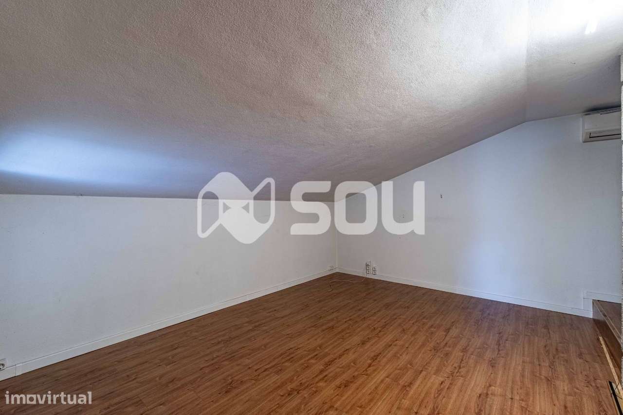 Casa Senhorial T7 num Lote de 3.320m² em Leça do Balio com-17