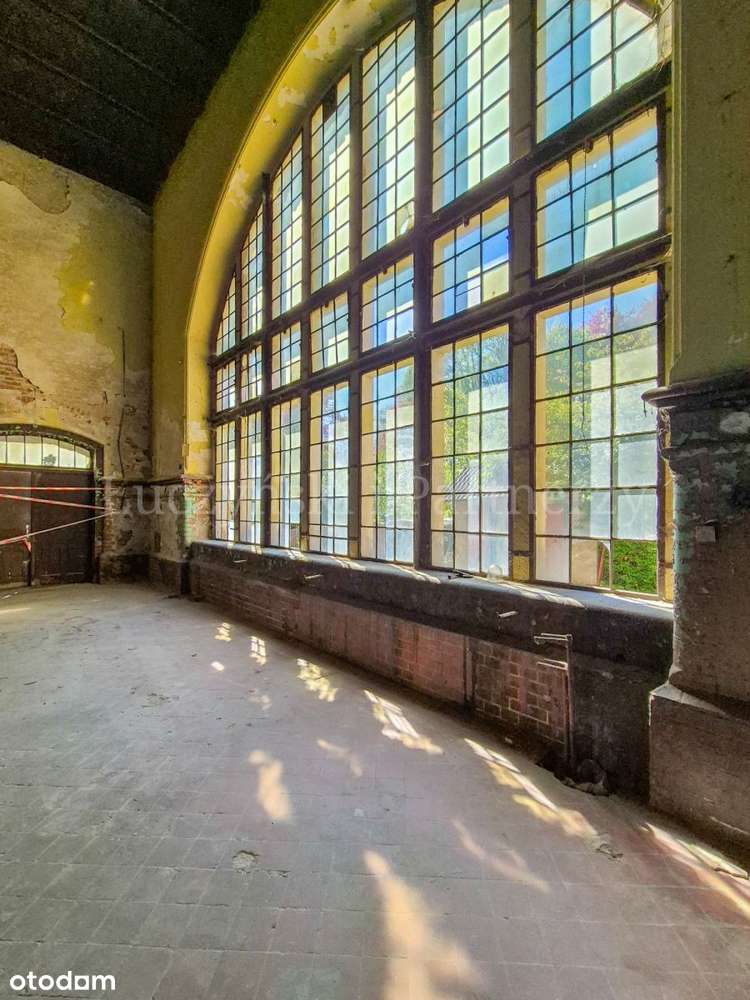 Nietuzinkowa nieruchomość w Kowarach-0