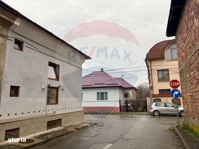 Apartament tip casa cu 4 camere de vânzare în zona Ultracentral - Imagine principală: 2/12