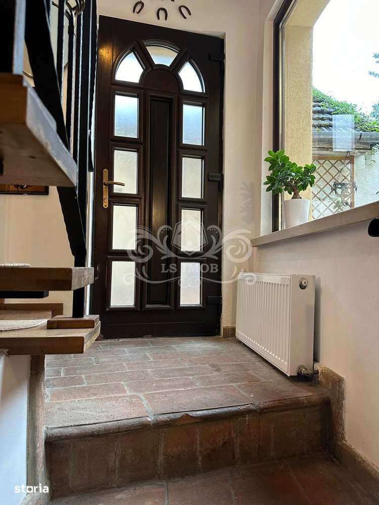 Casa cu 8 camere de vanzare in centrul Brasovului - Imagine principală: 5/20