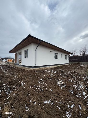 Casa moderna de vanzare, 3 dormitoare/ doua bai-5