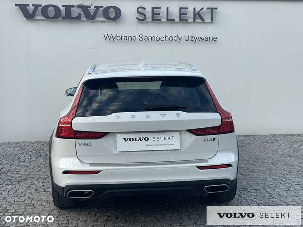 Volvo V60 Cross Country - 8