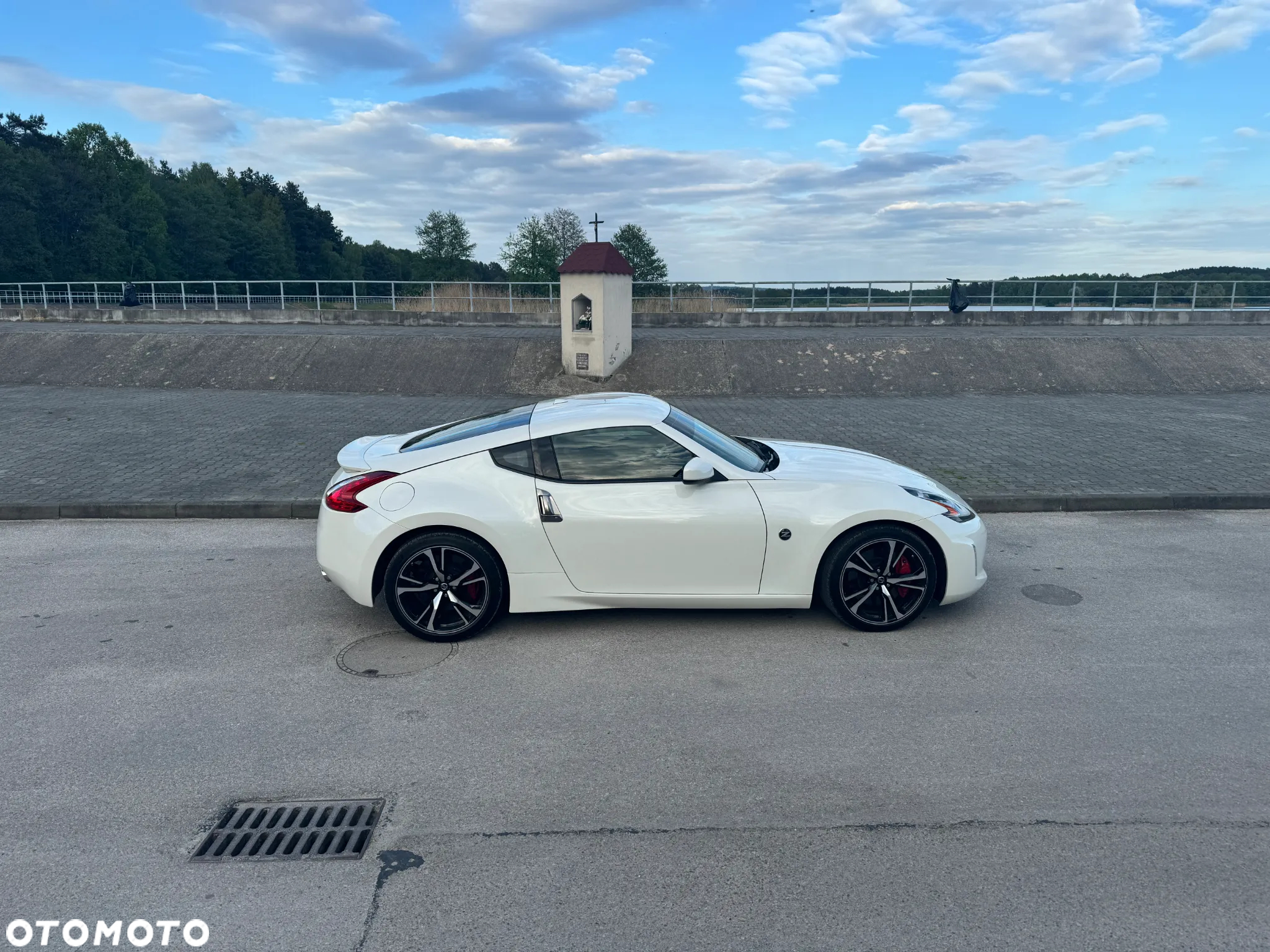 Nissan 370 Z - 10