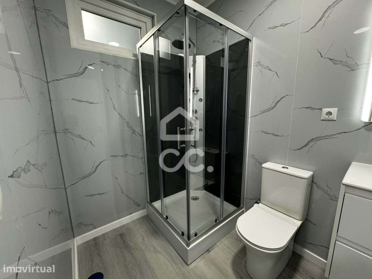 Apartamento T2 remodelado com arrecadação - Oeiras-13