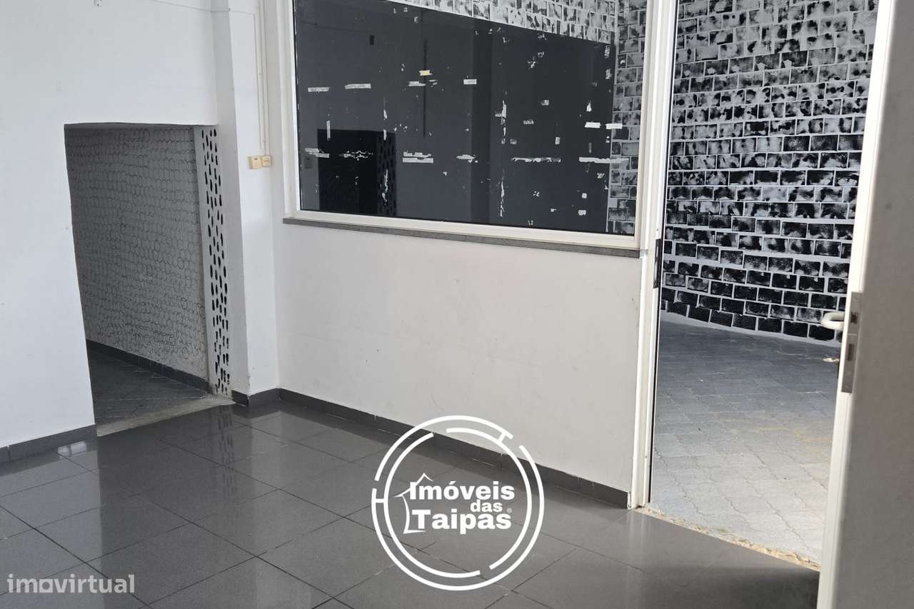 Vende-se Armazém com 200 m2, em Caldelas, Guimarães-6
