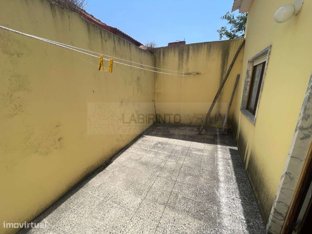 Vende-se Moradia V2+1 no Vimeiro - Lourinhã.-15