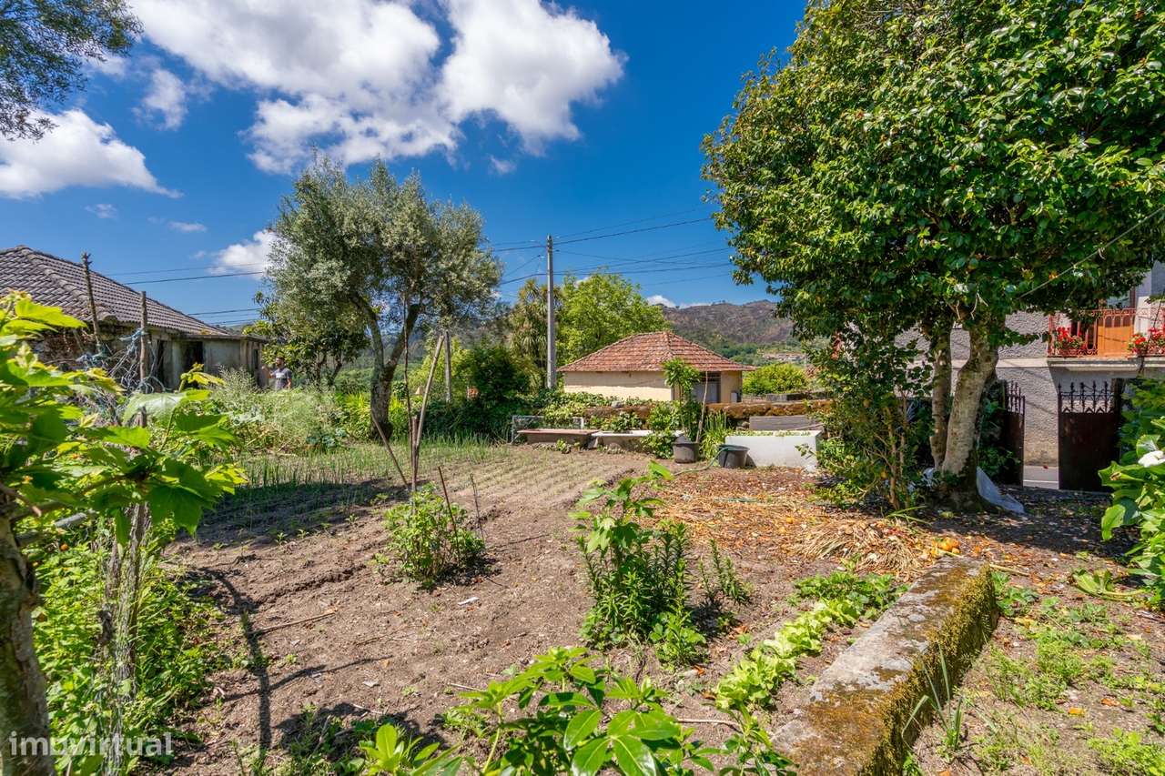 Moradia para Restaurar T3 Venda em Cabeceiras de Basto,Cabeceiras de B-6