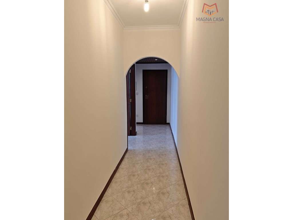 Apartamento T2 com Parqueamento em Algueirão-Mem Martins.-20
