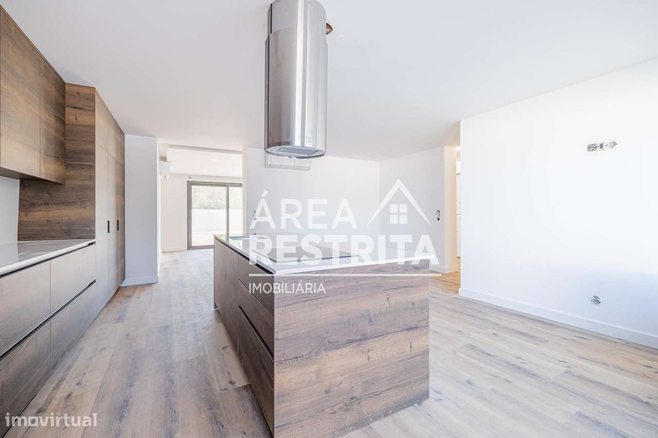 Moradia T5 de Luxo, num terreno de 5.239 m² na Quinta do Anjo - Grande imagem: 5/43