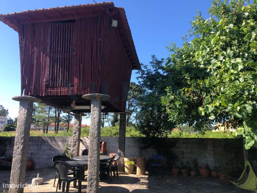 Moradia Geminada T2 em Pedroso Espaço, Natureza e Potencial!-25